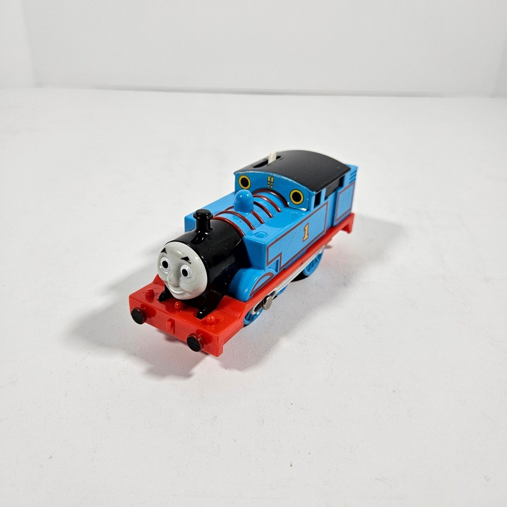 Thomas & Friends TrackMaster Thomas the‎ Tank Engine Motorized Train 2009 Mattel - Picture 8 of 8